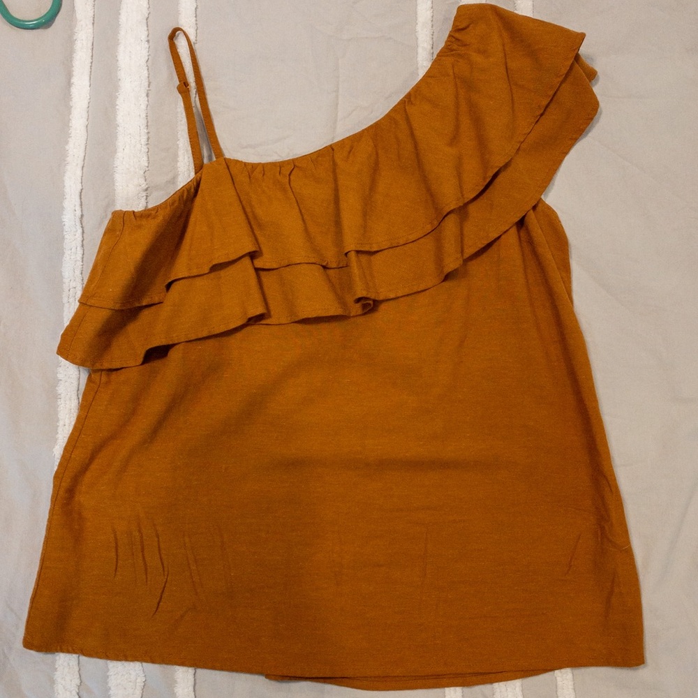 ⭐️2 for $15⭐️One shoulder top